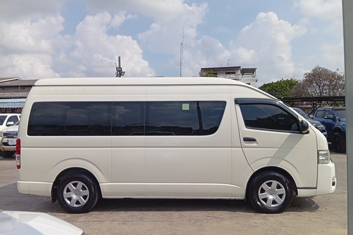 TOYOTA 2WD 2019 3.0 AT COMMUTER WHITE  2864 full