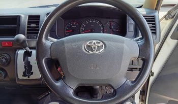 TOYOTA 2WD 2019 3.0 AT COMMUTER WHITE  2864 full