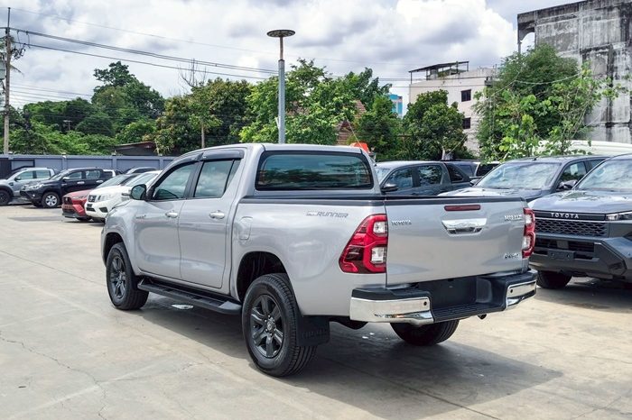 REVO PRE 2020 2.4 ENTRY AT DOUBLE CAB SILVER  1182 full