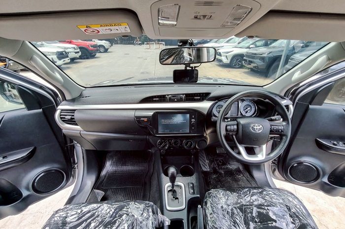 REVO PRE 2020 2.4 ENTRY AT DOUBLE CAB SILVER  1182 full