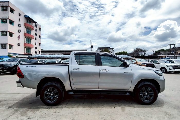 REVO PRE 2020 2.4 ENTRY AT DOUBLE CAB SILVER  1182 full