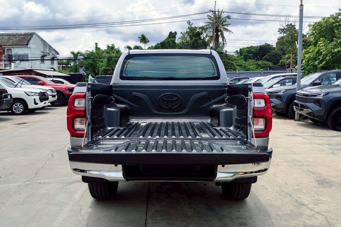 REVO PRE 2020 2.4 ENTRY AT DOUBLE CAB SILVER  1182 full