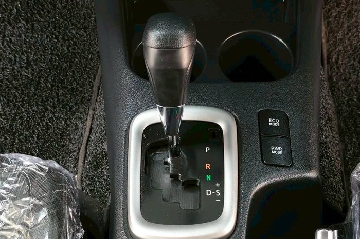 REVO PRE 2020 2.4 ENTRY AT DOUBLE CAB SILVER  1338 full