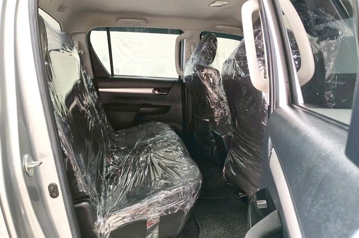 REVO PRE 2020 2.4 ENTRY AT DOUBLE CAB SILVER  1338 full