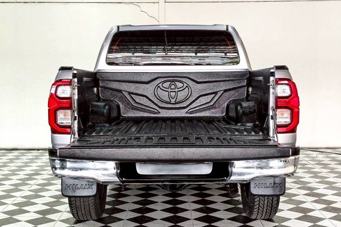 REVO PRE 2020 2.4 ENTRY AT DOUBLE CAB SILVER  1338 full