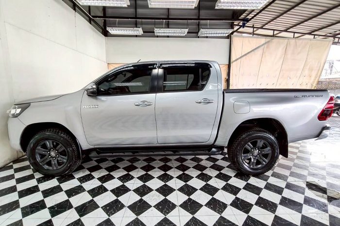 REVO PRE 2020 2.4 ENTRY AT DOUBLE CAB SILVER  1338 full