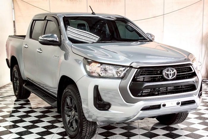 REVO PRE 2020 2.4 ENTRY AT DOUBLE CAB SILVER  1338 full