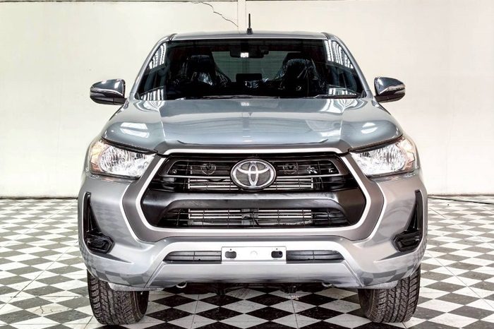 REVO PRE 2020 2.4 ENTRY AT DOUBLE CAB SILVER  1338 full
