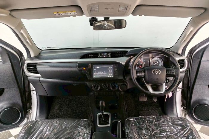 REVO PRE 2020 2.4 ENTRY AT DOUBLE CAB SILVER  1338 full