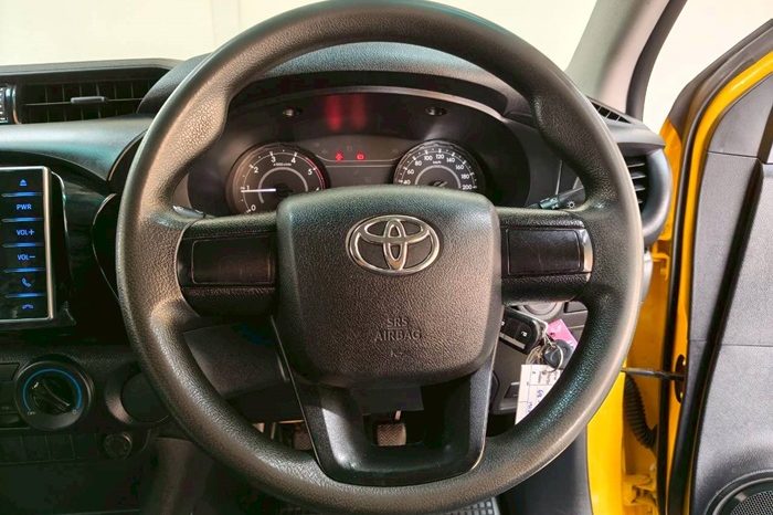 REVO 2WD 2018 2.4J MT STANDARD YELLOW  1449 full