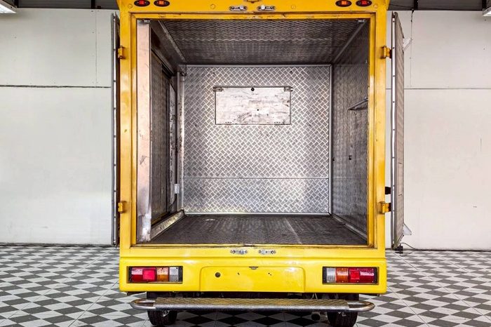 REVO 2WD 2018 2.4J MT STANDARD YELLOW  1449 full