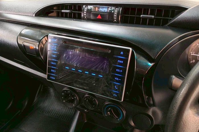 REVO 2WD 2018 2.4J MT STANDARD YELLOW  1449 full