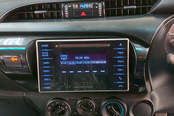 REVO 2WD 2018 2.4J MT STANDARD YELLOW  1449 full