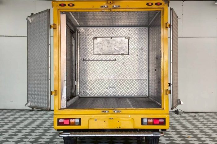 REVO 2WD 2018 2.4J MT STANDARD YELLOW  1464 full