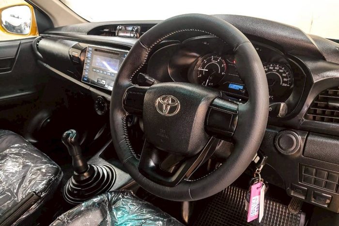 REVO 2WD 2018 2.4J MT STANDARD YELLOW  1464 full