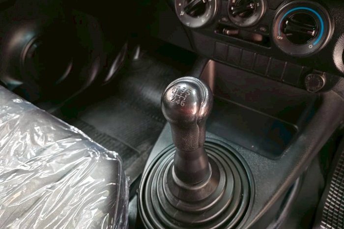 REVO 2WD 2018 2.4J MT STANDARD YELLOW  1467 full