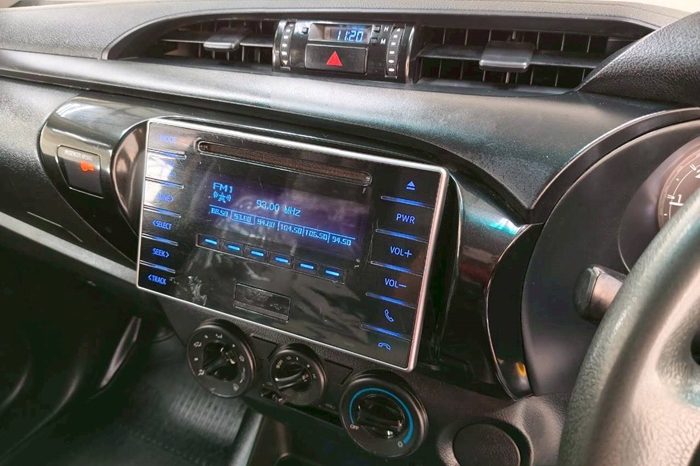 REVO 2WD 2018 2.4J MT STANDARD YELLOW  1467 full