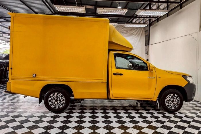 REVO 2WD 2018 2.4J MT STANDARD YELLOW  1480 full