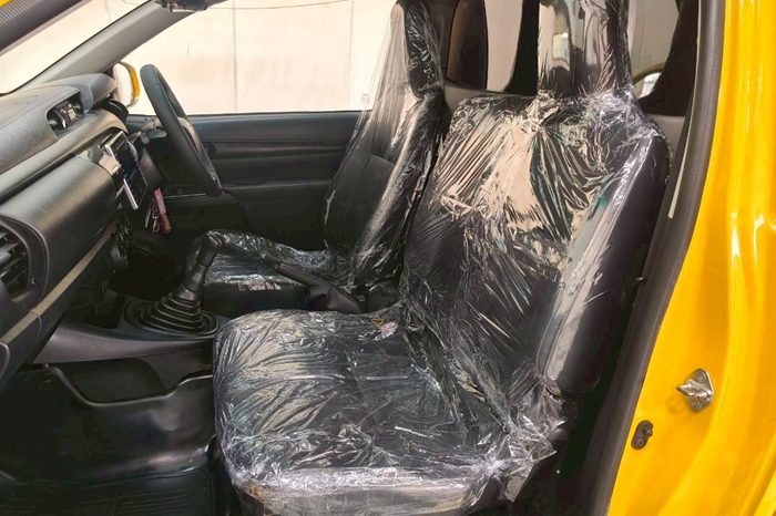 REVO 2WD 2018 2.4J MT STANDARD YELLOW  1480 full