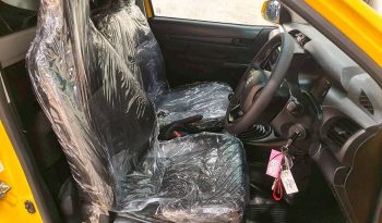 REVO 2WD 2018 2.4J MT STANDARD YELLOW  1480 full