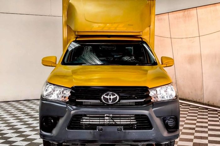 REVO 2WD 2018 2.4J MT STANDARD YELLOW  1480 full