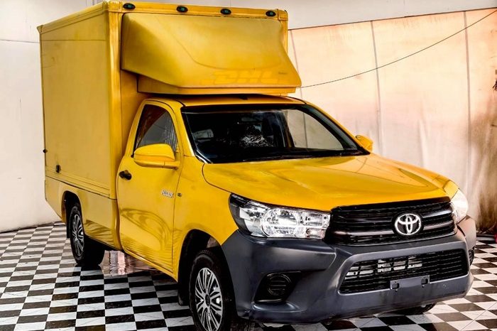 REVO 2WD 2018 2.4J MT STANDARD YELLOW  1480 full