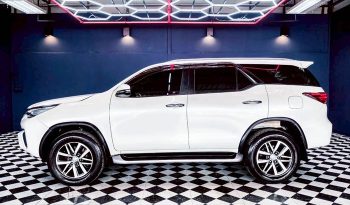 TOYOTA 2WD 2019 2.4V AT FORTUNER WHITE  1490 full