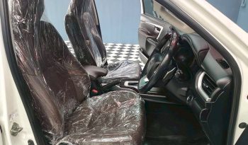 TOYOTA 2WD 2019 2.4V AT FORTUNER WHITE  1490 full