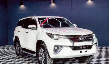 TOYOTA 2WD 2019 2.4V AT FORTUNER WHITE  1490 full