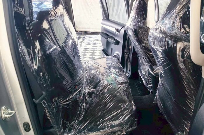 REVO PRE 2019 2.4E AT DOUBLE CAB SILVER  2044 full