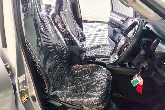 REVO PRE 2019 2.4E AT DOUBLE CAB SILVER  2044 full