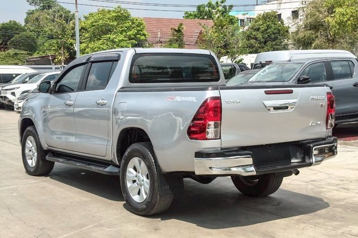 REVO PRE 2019 2.4E AT DOUBLE CAB SILVER  2044 full