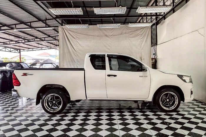 REVO 2WD 2019 2.4J MT SMART CAB WHITE  225 full