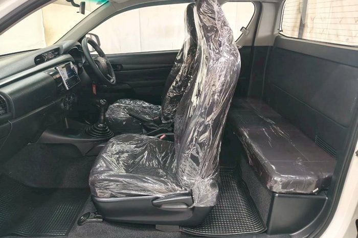 REVO 2WD 2019 2.4J MT SMART CAB WHITE  225 full