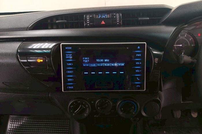 REVO 2WD 2019 2.4J MT SMART CAB WHITE  225 full