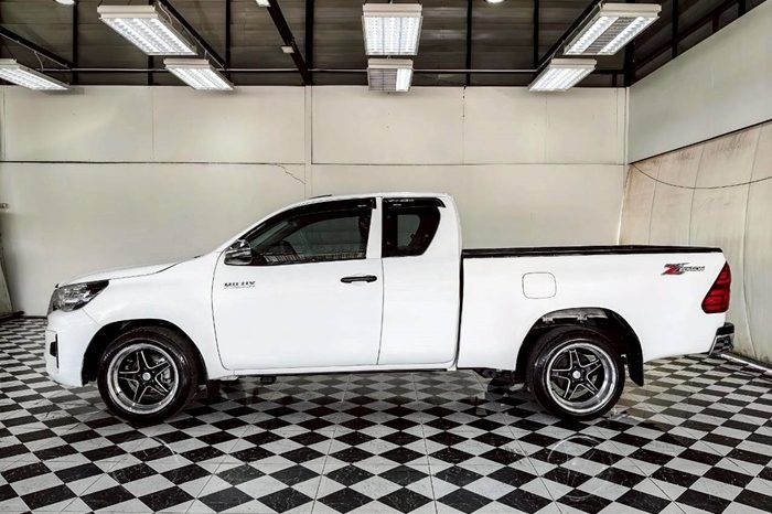REVO 2WD 2019 2.4J MT SMART CAB WHITE  225 full
