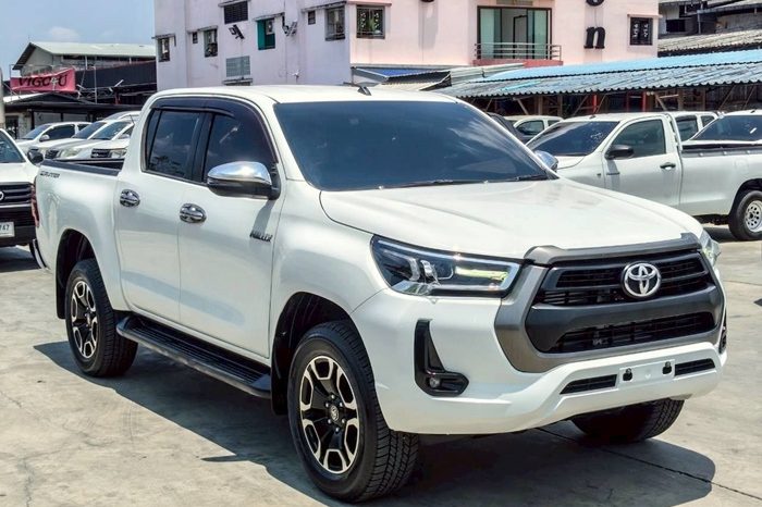 REVO PRE 2020 2.4 MID AT DOUBLE CAB WHITE  2366 full