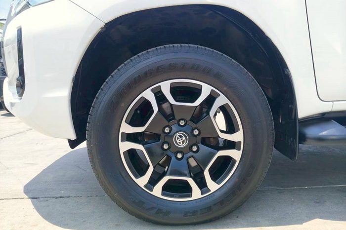REVO PRE 2020 2.4 MID AT DOUBLE CAB WHITE  2366 full