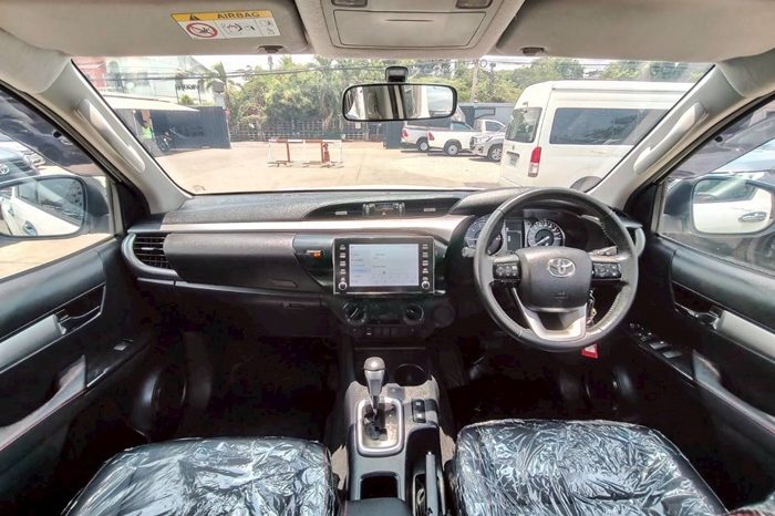 REVO PRE 2020 2.4 MID AT DOUBLE CAB WHITE  2366 full