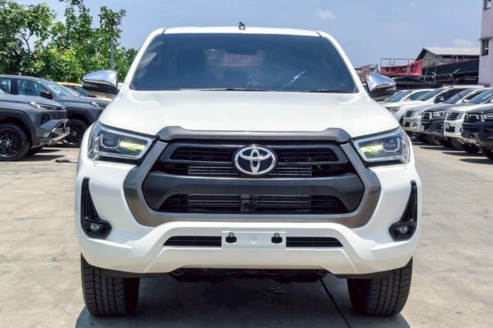 REVO PRE 2020 2.4 MID AT DOUBLE CAB WHITE  2366 full