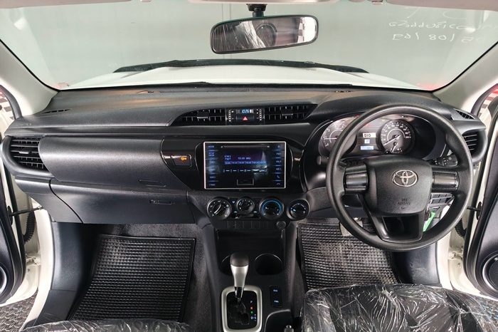 REVO 4WD 2020 2.4E AT SMART CAB WHITE  254 full