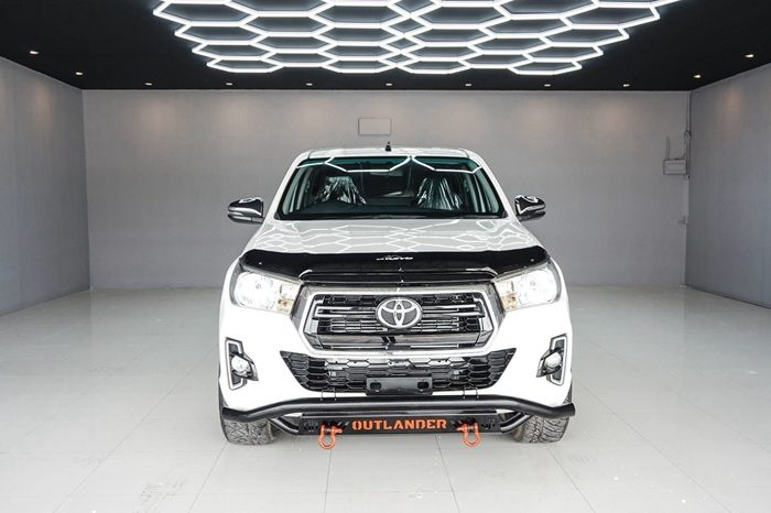 REVO 4WD 2020 2.4E AT SMART CAB WHITE  254 full
