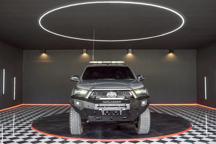 REVO PRE 2021 2.4 MID AT DOUBLE CAB SILVER  2568 full