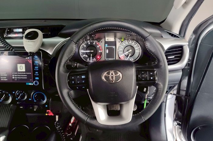 REVO PRE 2021 2.4 MID AT DOUBLE CAB SILVER  2568 full
