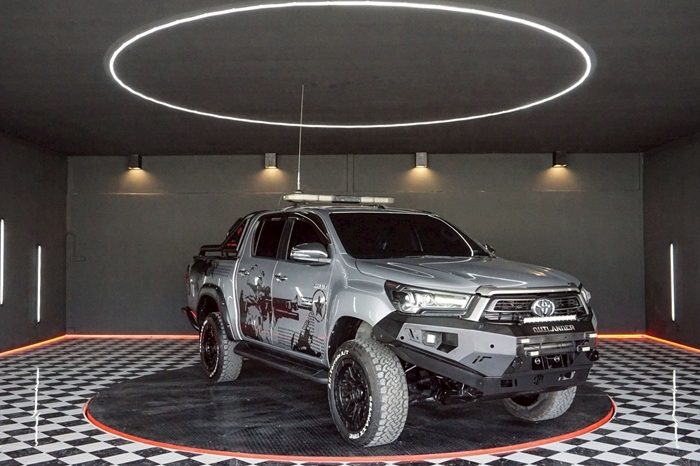 REVO PRE 2021 2.4 MID AT DOUBLE CAB SILVER  2568 full