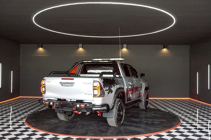REVO PRE 2021 2.4 MID AT DOUBLE CAB SILVER  2568 full