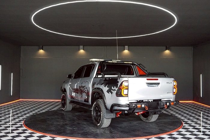 REVO PRE 2021 2.4 MID AT DOUBLE CAB SILVER  2568 full