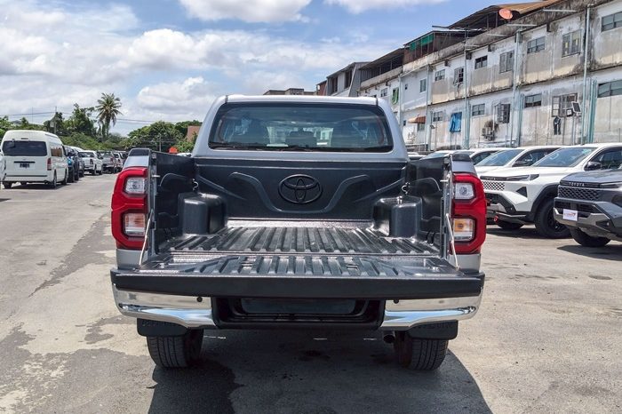 REVO PRE 2020 2.4 ENTRY AT DOUBLE CAB SILVER  2713 full
