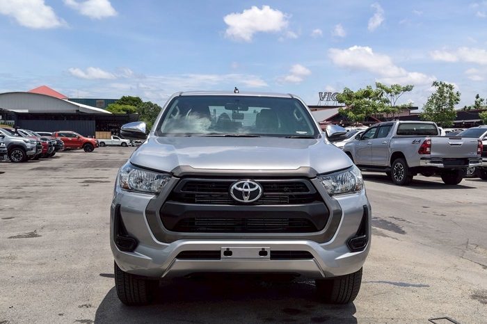 REVO PRE 2020 2.4 ENTRY AT DOUBLE CAB SILVER  2713 full