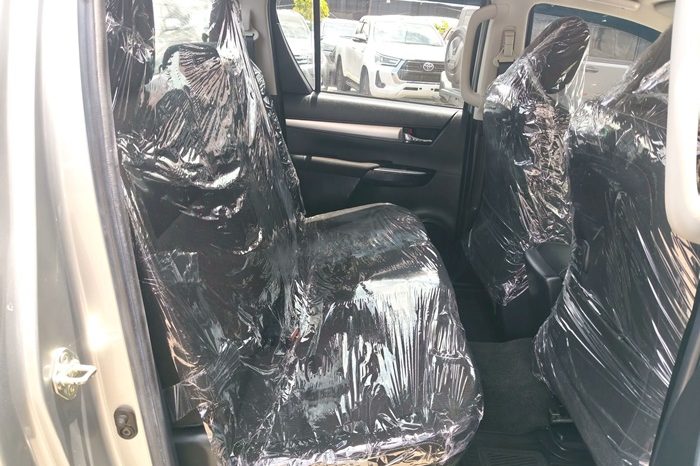 REVO PRE 2020 2.4 ENTRY AT DOUBLE CAB SILVER  2713 full